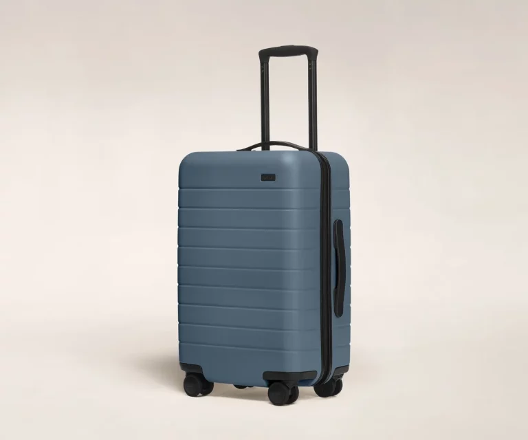 Away-Travel-Luggage-768x640